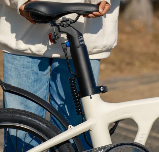 ADOの電動自転車のバッテリーの写真